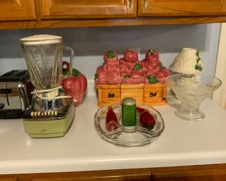 Cookie and canter canister sets