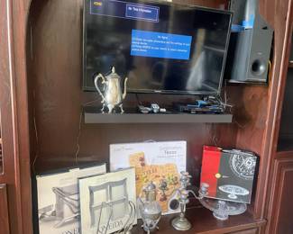 Samsung Smart TV, Sony speakers, home decor