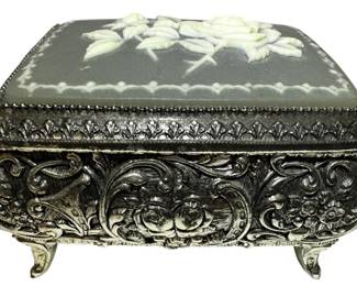 Vintage Musical Jewelry Box