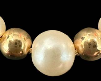 Sarah Coventry Faux Pearl Necklace