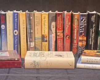 JH105Hardcover Mystery Book Lot