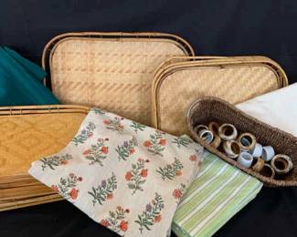 JH120Table Cloths And Trays