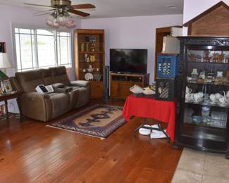 Begin Family Room Close Up Photos