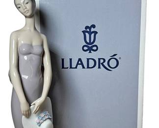 Authentic Lladro Bridesmaid Figure
