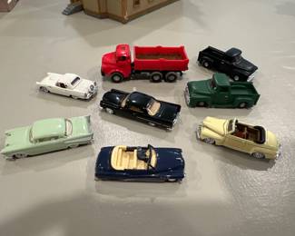 Lot Of 8 Ho Scale Vintage Die-cast Model Cars & Trucks Mixed Styles