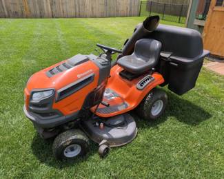 Husqvarna Yta 22v46 46" Riding Mower With Bagger