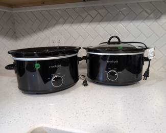 2 Crockpots/1 Lid