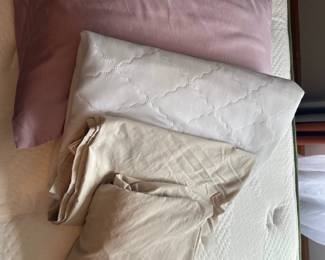 Xl Twin Bedding (1of2)