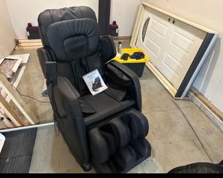 Slab 1 Black Massage Chair With Remote Control