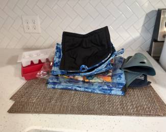 Misc Kitchenware-place Mats, Ice Trays, Ect