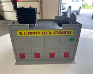 Toytrain Accessories-r.J.Frost Ice And Storage Building