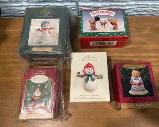 Hallmark Keepsake Welcome Friends, Bearinger Ornaments, And More Lot Of 6