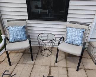2 Outdoor Chairs With Cushion & Decorative Pillow & 1 Side Table