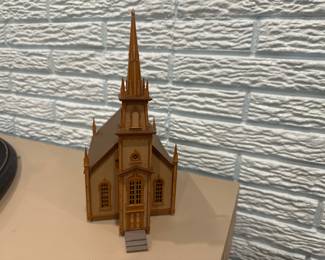 Atlas 708 Ho Scale Gothic-style Church Model With Steeple