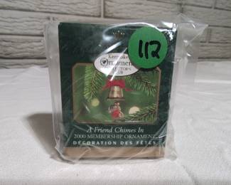 Hallmark Keepsake Ornament A Friend Chimes In (2000 Membership, Nib)