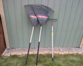 True Temper 30" Wide Leaf Rake (2)