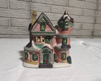 Cobblestone Corners Ceramic Victorian House Lighted Holiday Village Building