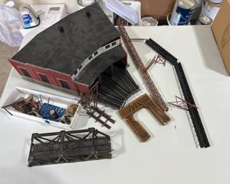 Toy Train Accessories- Train Terminal & Miscellaneous Pieces