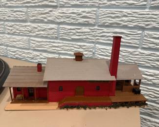 Ho Scale Brick Freight House With Loading Dock & Chimney Stack