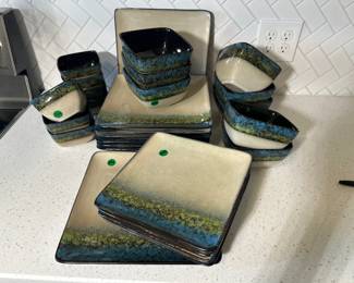 Broyhill Dinnerware