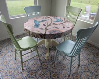 Painted Antique Clawfoot Round Table & 4 Chairs