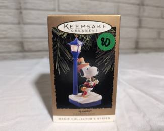 Hallmark 1994 Peanuts "flickering Light" Ornament Magic Collectors Series