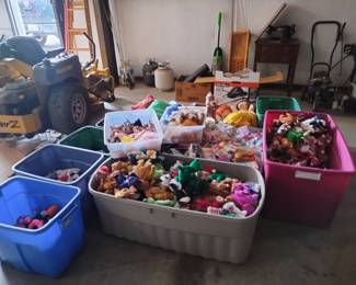 Hundreds of Teenie Beanie Babies & Beanie Babies