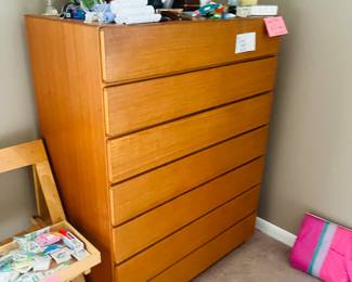 $100 great dresser