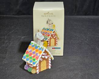 Hallmark Keepsake Peanuts Home Sweet Home Ornament