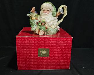 Fitz & Floyd Ceramic Old World Saint Nick Teapot