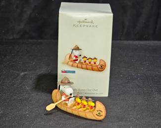 Hallmark Keepsake Peanuts Beagle Scout Day Out