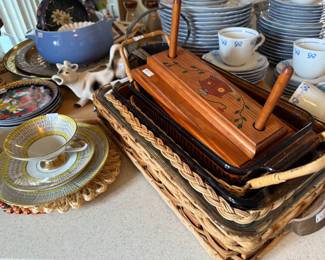 Serving Trays & Baskets