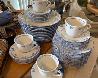 Vista Alegre Blue Bow Dining Set