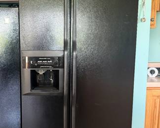 Refrigerator Black Brand  Kitchen Aid Superba 
25.1 total volume  refrigerator volume 15.3 cu. Ft. 
Freezer volume 9.8 cu. Ft. 