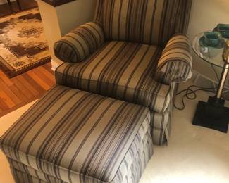 chair/ottoman