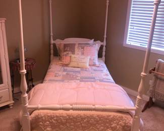 4 post bed