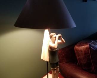 Retro bather figurine table lamp