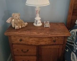 Oak washstand/3-drawer  with cabinet