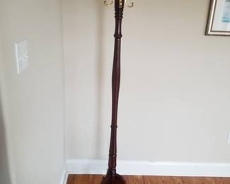 Hall tree