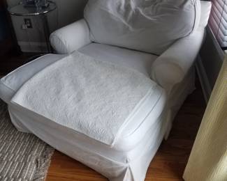 Oversize chair/chaise