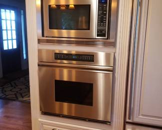 Dacor wall oven and microwave oven