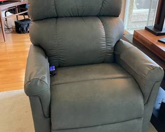 New Golden lift chair. reclines to zero gravity, lifts to standing and all points in between.