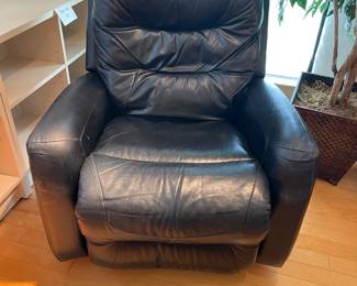LaZBoy recliner - Leather