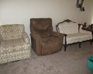 Kingsley Furniture  Swivel Chair **  LazyBoy Recliner  **  Kingsley Co  Loveseat