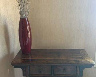 SF135Genghis Khan Entry Table And Vase