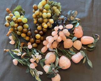 SF110Vintage Chinese Rose Amethyst Quartz Stone Fruit
