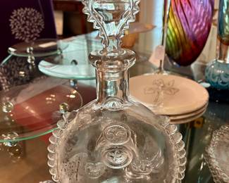 Baccarat decanter for Remy Martin - small chip on right side at bottom of frills