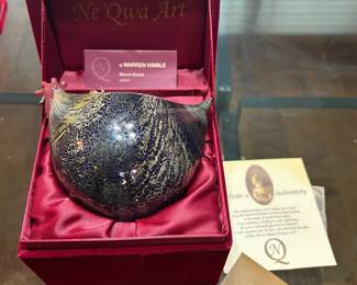 Ne Qwa Art hen ornament