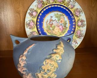 E Bavaria Germany Courting Couple Decorative Plate, 1940s Roseville Blue Foxglove Double Handled Jardiniere – 418-4