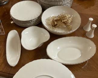 Lenox "Weatherly" Dinnerware Set